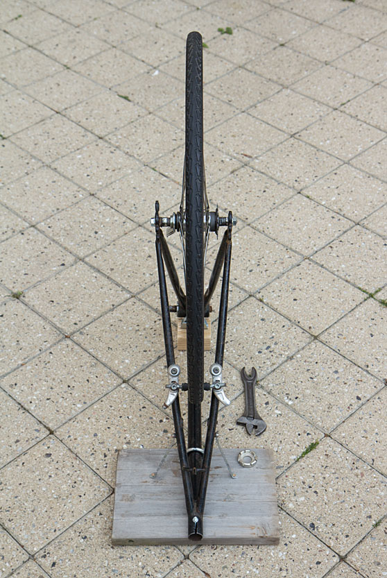 Truing stand as seen from working position