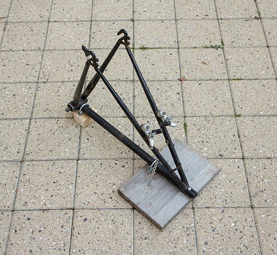 Truing stand without wheel mounted